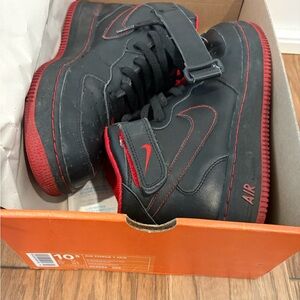 Men’s Air Force One mids-size 10